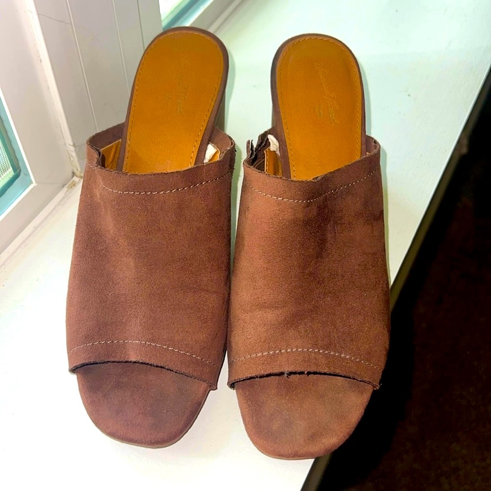Universal Thread Open Toed Mules W/ Heel Size 8 E… - image 1